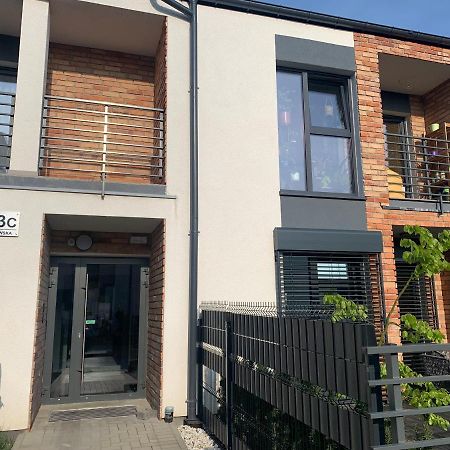 גורז'וב ווילקופולסקי Klimatyzowany Apartament Z Miejscem Garazowym מראה חיצוני תמונה