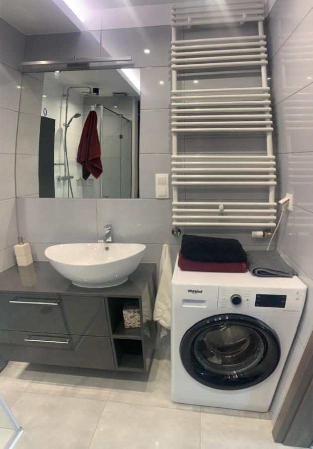 גורז'וב ווילקופולסקי Klimatyzowany Apartament Z Miejscem Garazowym מראה חיצוני תמונה