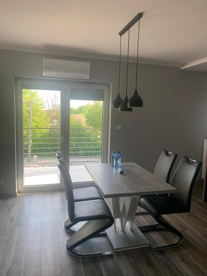 גורז'וב ווילקופולסקי Klimatyzowany Apartament Z Miejscem Garazowym מראה חיצוני תמונה