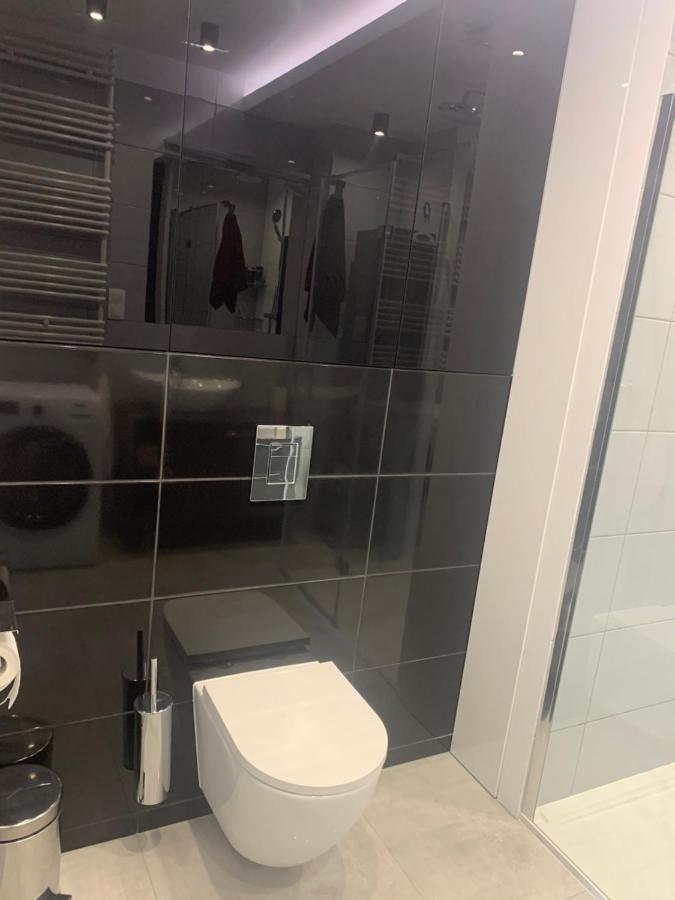 גורז'וב ווילקופולסקי Klimatyzowany Apartament Z Miejscem Garazowym מראה חיצוני תמונה